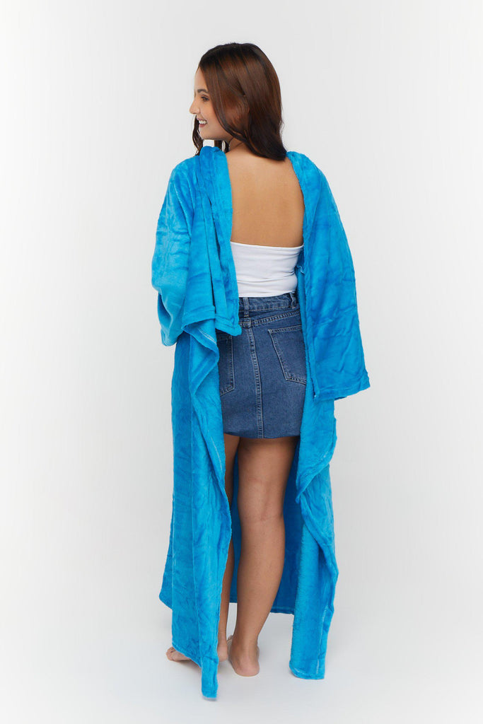 Travel Design No. 515 - Bleeves | Wearable Blanket with Sleeves