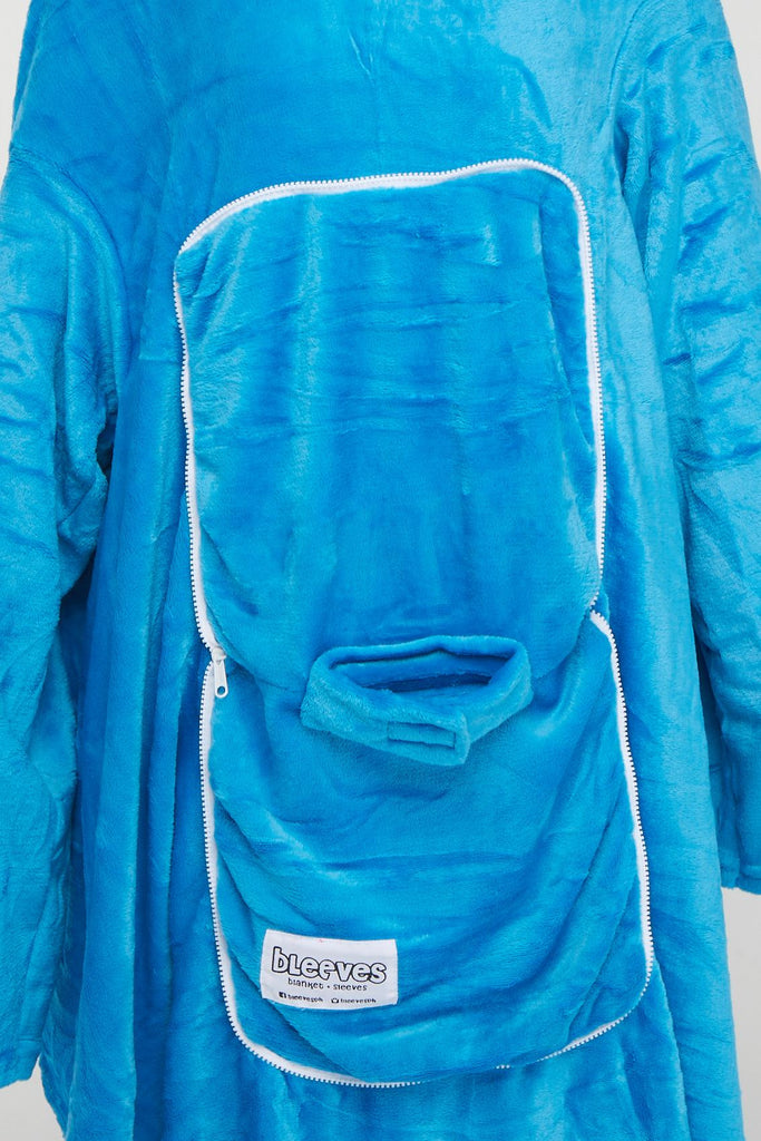 Travel Design No. 515 - Bleeves | Wearable Blanket with Sleeves